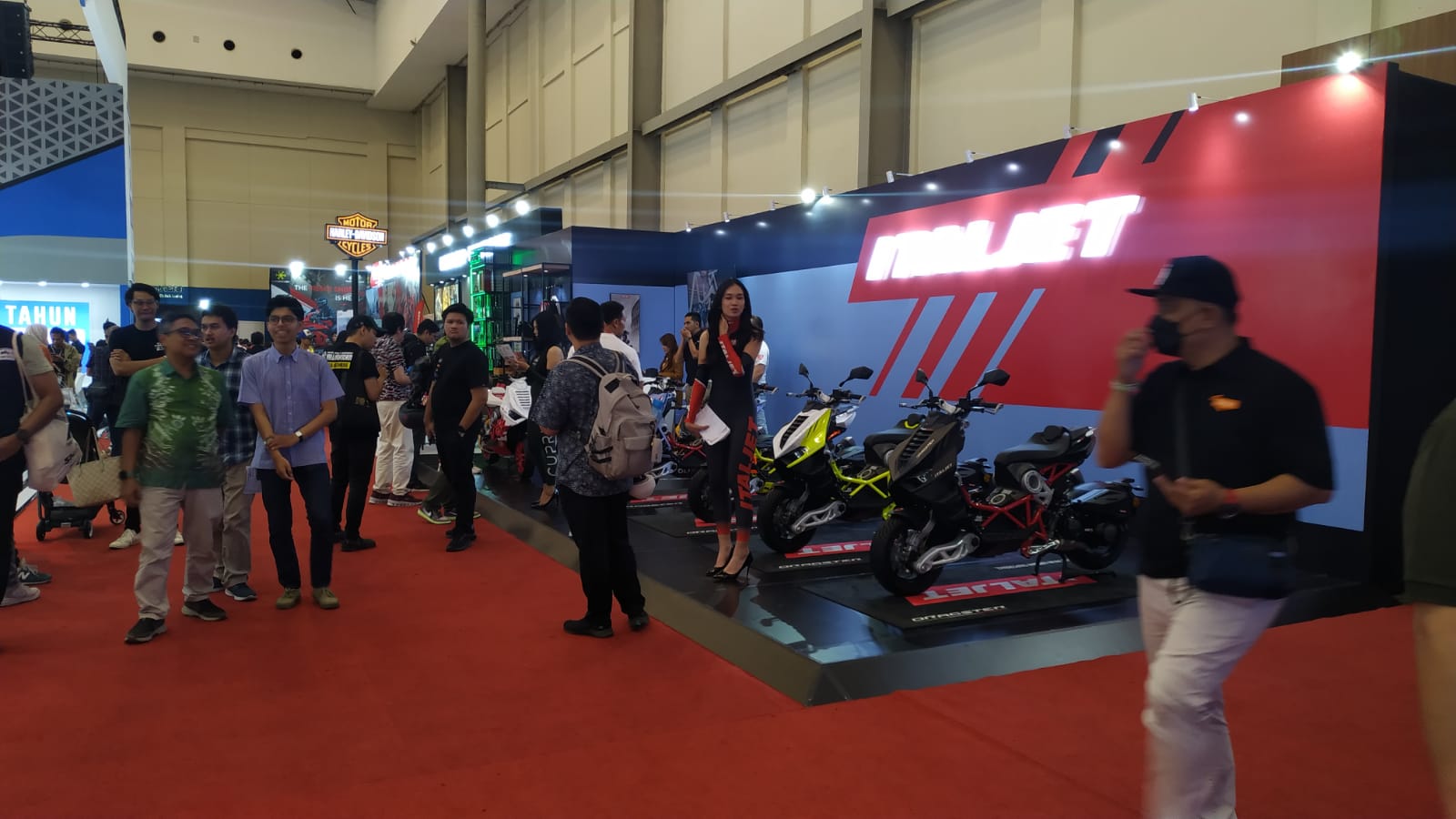 booth pameran otomotif italjet